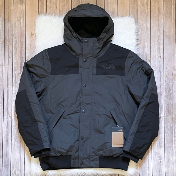The North Face Men’s Newington Jacket In Asphalt Grey - Picture 2 of 9